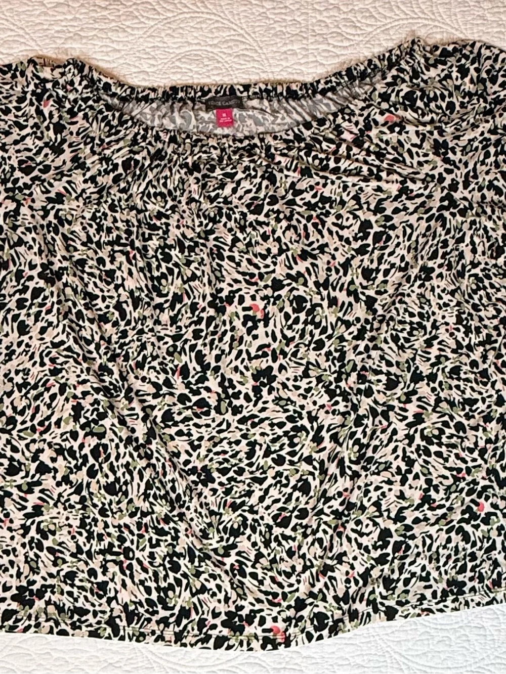 Vince Camuto Animal Print Jersey Top Bell Sleeves Stretch Blouse - Picture 9 of 9